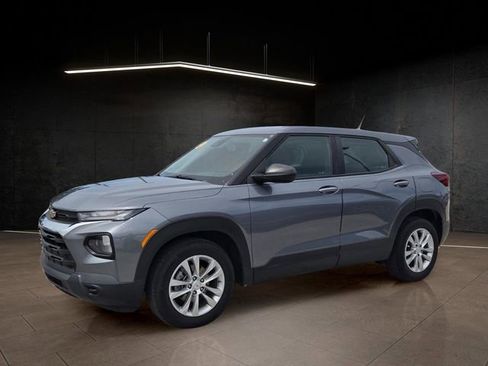 Used 2022 Chevrolet TrailBlazer LS FWD image 3