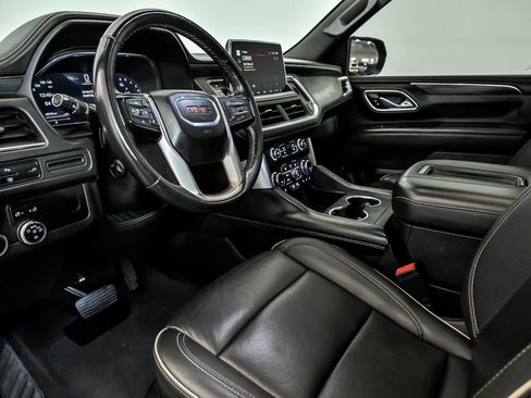 Used 2022 GMC Yukon XL SLT w/ SLT Premium Package AWD/4WD image 12