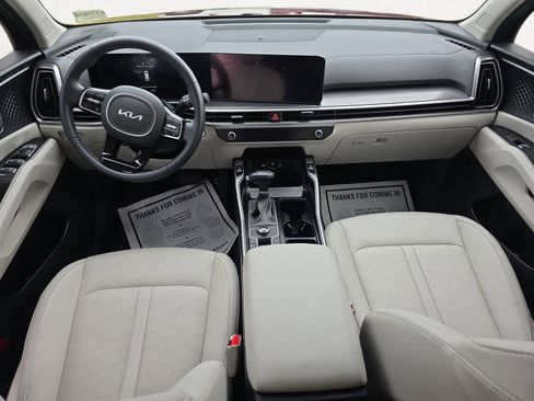 Certified 2025 Kia Sorento S w/ Panoramic Sunroof Package image 2