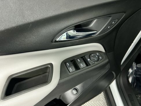 Used 2020 Chevrolet Equinox LT image 14
