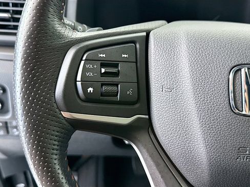 Used 2025 Honda Ridgeline TrailSport image 11