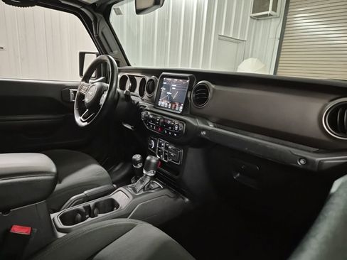 Used 2021 Jeep Gladiator Willys image 37