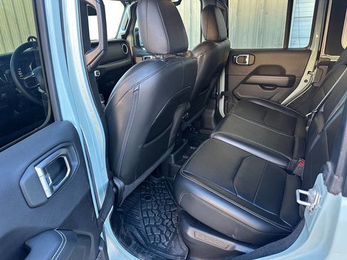 Used 2023 Jeep Wrangler Unlimited Sahara w/ Cold Weather Group AWD/4WD image 16