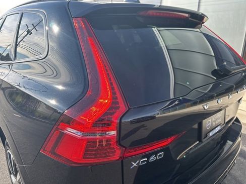 Certified 2025 Volvo XC60 B5 Plus image 10