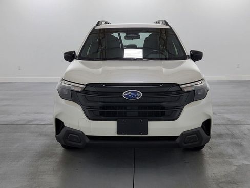 Used 2025 Subaru Forester AWD/4WD image 3