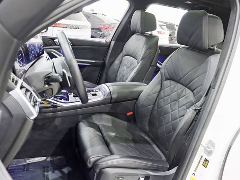 Used 2023 BMW X7 xDrive40i w/ M Sport Package AWD/4WD image 27