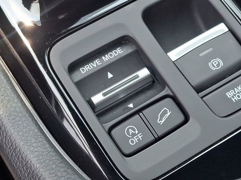 Used 2024 Honda Pilot TrailSport image 25