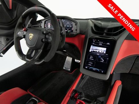 Used 2024 Lamborghini Revuelto image 33