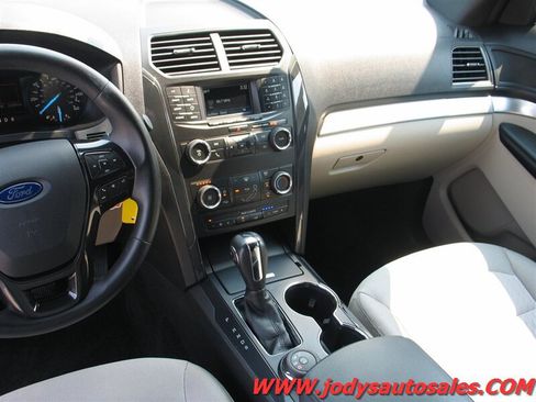 Used 2018 Ford Explorer 4WD image 9