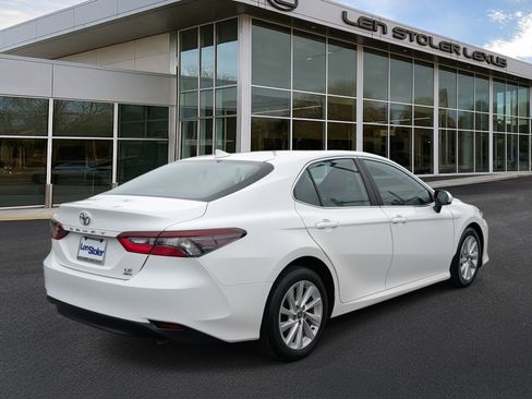 Used 2023 Toyota Camry LE image 3