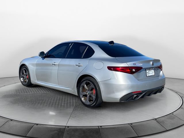 Used 2017 Alfa Romeo Giulia AWD w/ Sport Appearance Package image 3