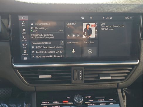 Used 2020 Porsche Cayenne image 18