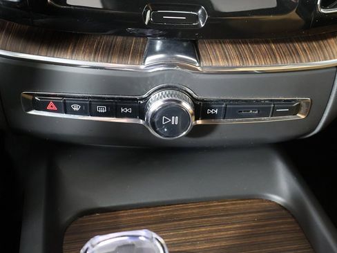 Used 2022 Volvo XC60 B6 Inscription w/ Climate Package image 49
