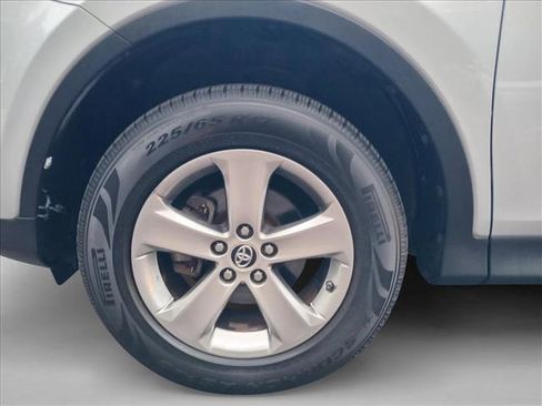 Used 2015 Toyota RAV4 XLE image 10