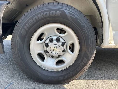 Used 2021 Chevrolet Express 2500 w/ Driver Convenience Package RWD image 15