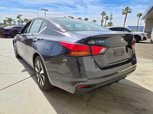 Used 2022 Nissan Altima 2.5 SV FWD image 3