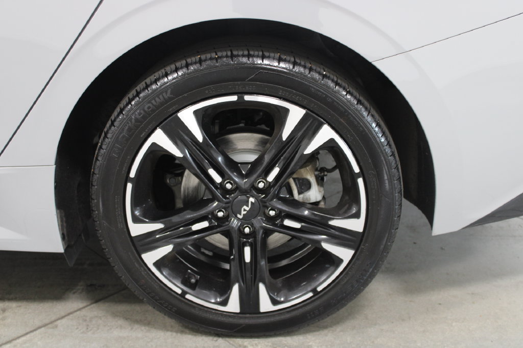 Used 2024 Kia K5 GT-Line w/ GT-Line Premium Package FWD image 17