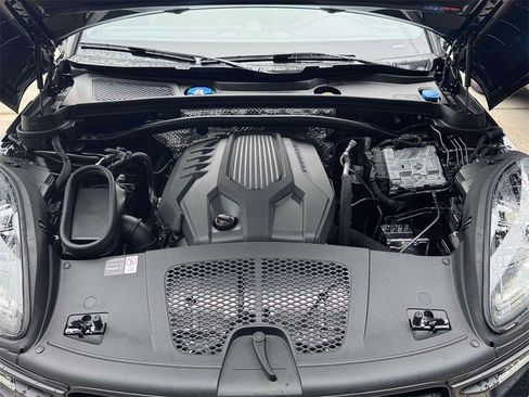 New 2026 Porsche Macan image 29