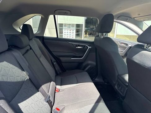 Used 2025 Toyota RAV4 XLE AWD/4WD image 29