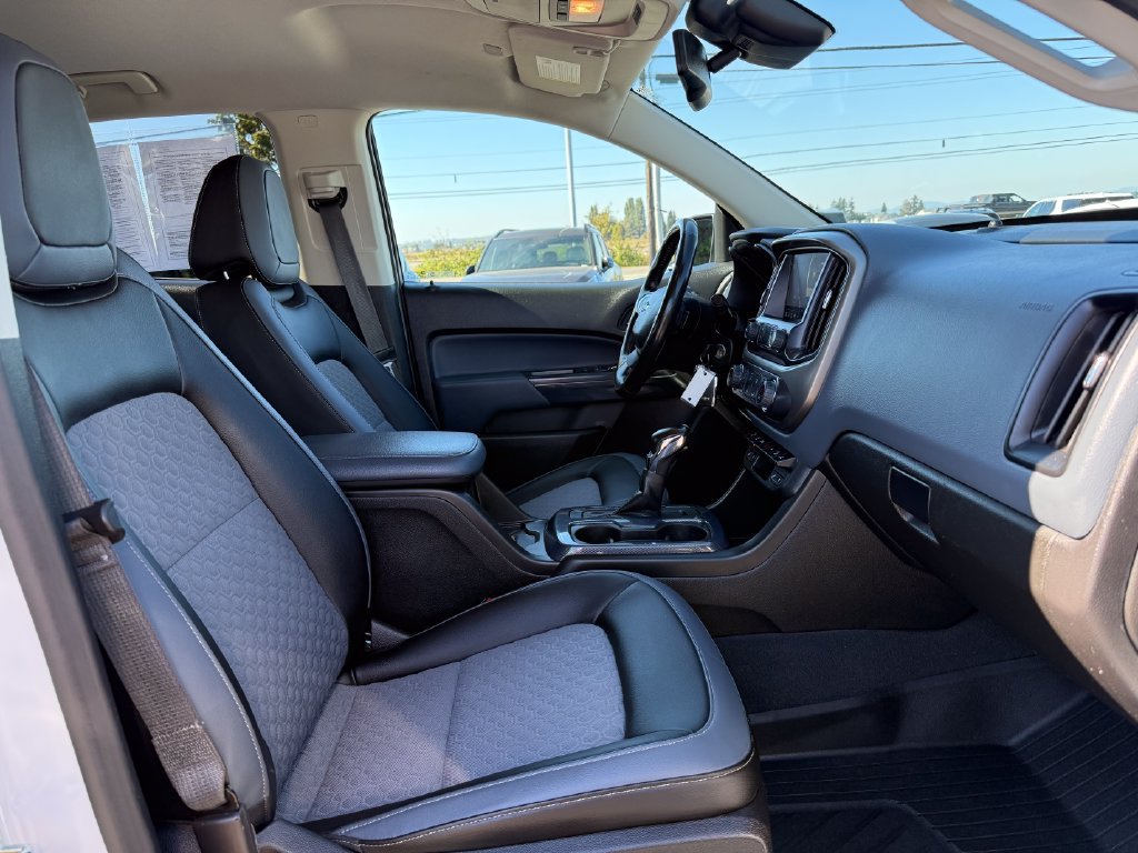 Used 2022 Chevrolet Colorado Z71 w/ Safety Package AWD/4WD image 12