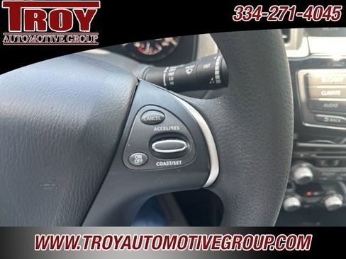 Used 2020 Nissan Pathfinder S image 27