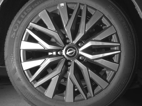 Used 2025 Nissan Altima 2.5 SV FWD image 15