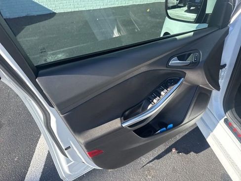 Used 2016 Ford Focus ST image 21