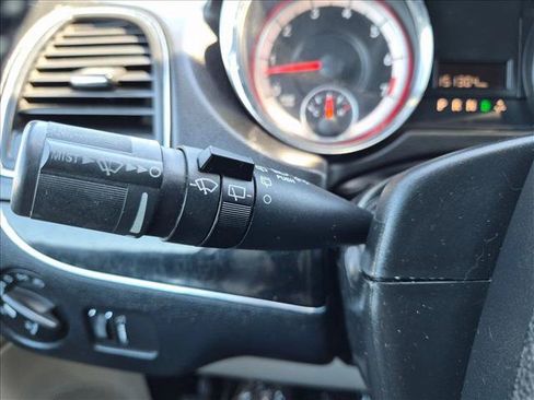 Used 2019 Dodge Grand Caravan SXT FWD image 16
