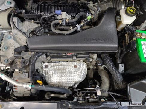 Used 2018 Nissan Rogue SV image 30