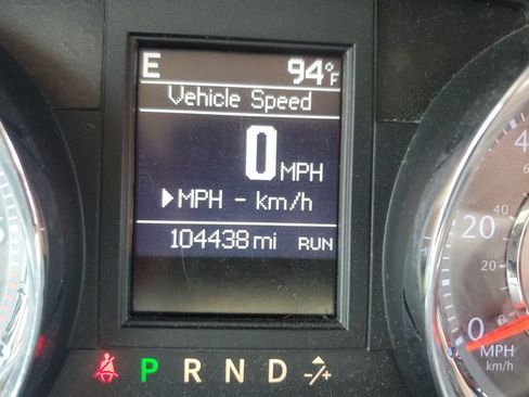 Used 2016 Chrysler Town & Country Touring FWD image 14