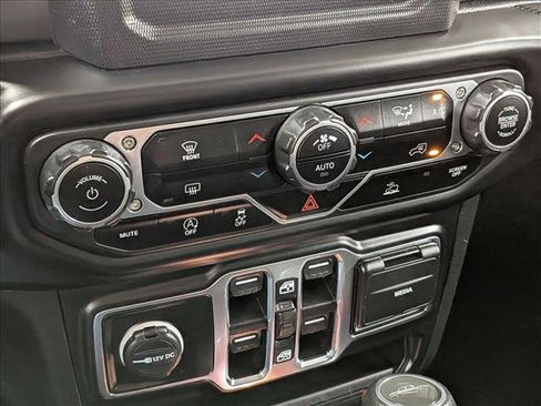 Used 2021 Jeep Gladiator Sport AWD/4WD image 16