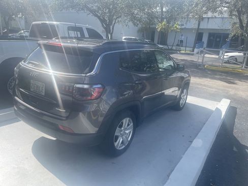 Used 2022 Jeep Compass Latitude image 5