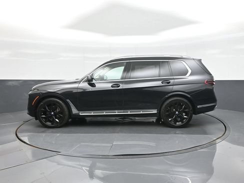 Used 2023 BMW X7 xDrive40i w/ Premium Package AWD/4WD image 4