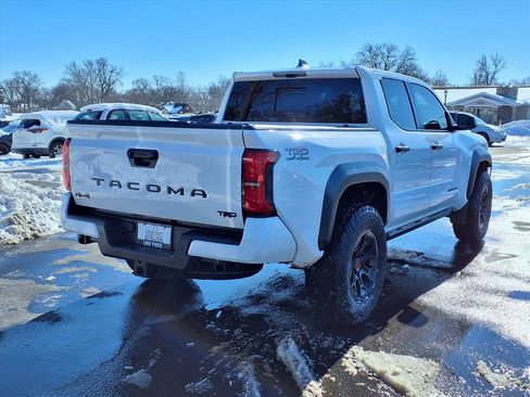 Used 2024 Toyota Tacoma TRD Off-Road image 4