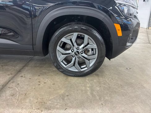 Used 2024 Kia Seltos LX AWD/4WD image 11
