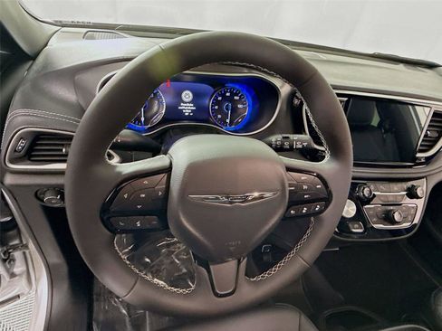 New 2026 Chrysler Pacifica Select w/ S Appearance Package image 6