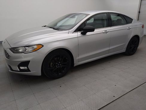 Used 2019 Ford Fusion SE w/ Equipment Group 151A image 2