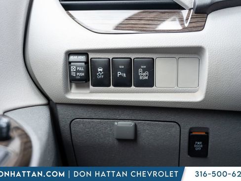Used 2015 Toyota Sienna XLE w/ XLE Navigation Package image 17