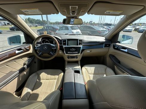 Used 2014 Mercedes-Benz GL 450 4MATIC image 11