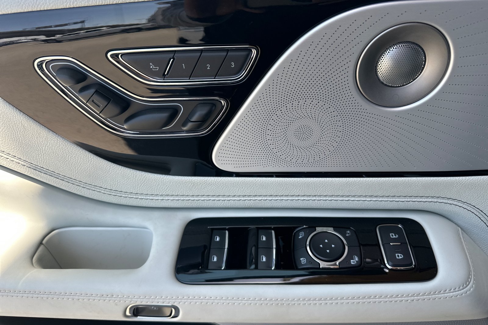 New 2026 Lincoln Aviator Black Label w/ Black Label Special Edition AWD/4WD image 10