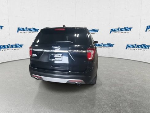Used 2017 Ford Explorer XLT w/ Equipment Group 202A FWD image 10
