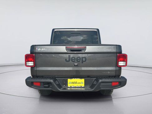 Used 2024 Jeep Gladiator Sport AWD/4WD image 5
