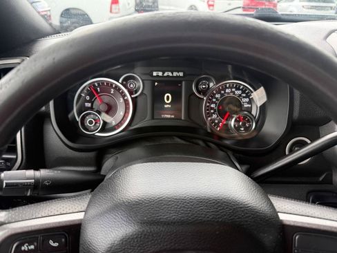 Used 2022 RAM 3500 Tradesman w/ Chrome Appearance Group AWD/4WD image 16
