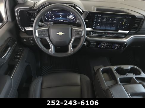 Used 2025 Chevrolet Silverado 2500 LT AWD/4WD image 12