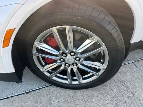Certified 2025 Cadillac XT5 Sportv w/ Technology Package AWD/4WD image 44
