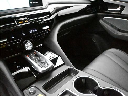 Certified 2025 Acura MDX SH-AWD image 6