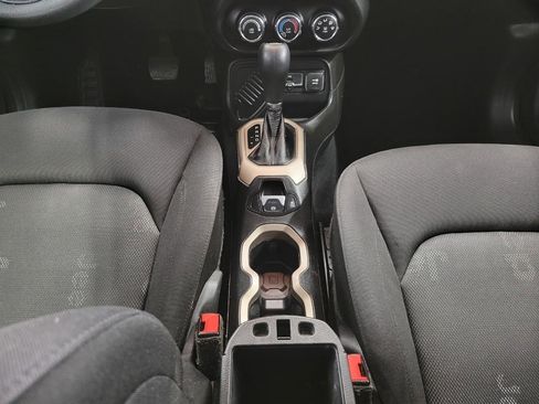 Used 2015 Jeep Renegade Sport w/ Power & Air Group image 18