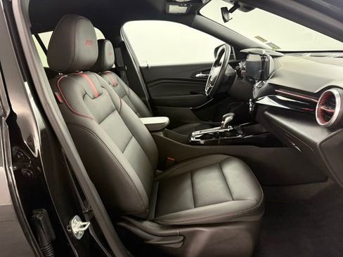 Certified 2025 Chevrolet Trax RS w/ Driver Confidence Package image 32