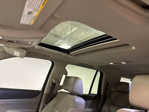 Used 2018 GMC Yukon SLT image 48