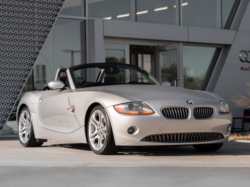 Used 2004 BMW Z4 3.0i RWD image 1